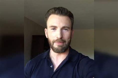 Chris Evans Accidentally Leaks Explicit Image While Showing。